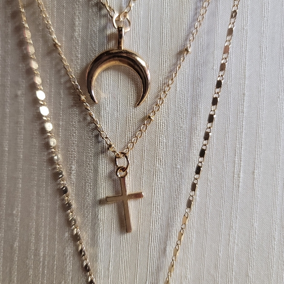 Layered Nacelace - Picture 3 of 6